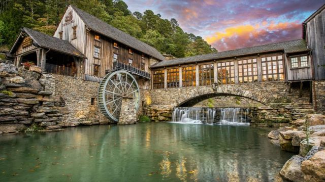 Best Places to Visit in the Ozarks