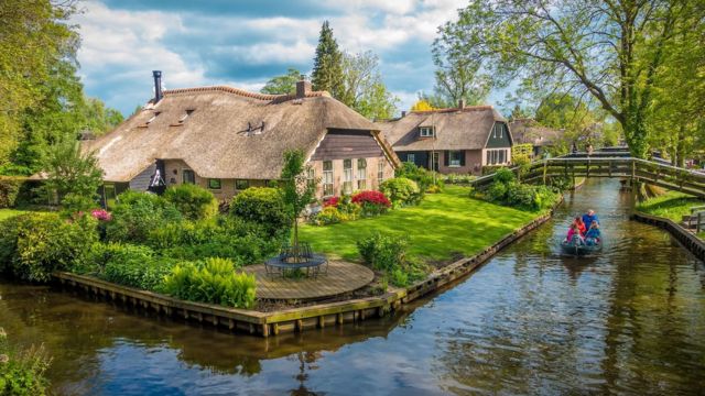 Best Places to Visit in Holland (3)