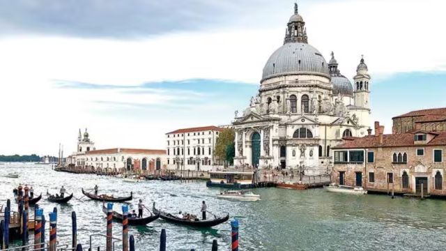 Best Places to Visit in Italy in February (1)